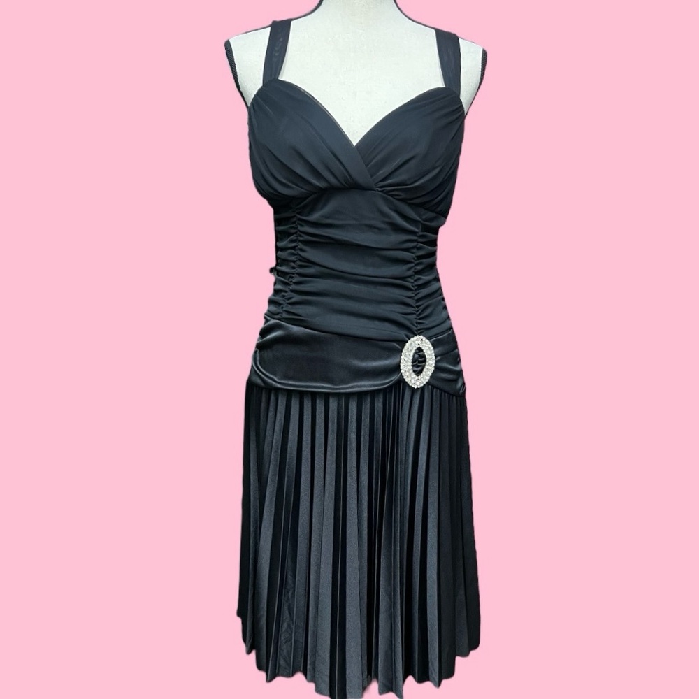 20’s Inspired Cocktail Dress Betsy & Adam by Linda Burnell